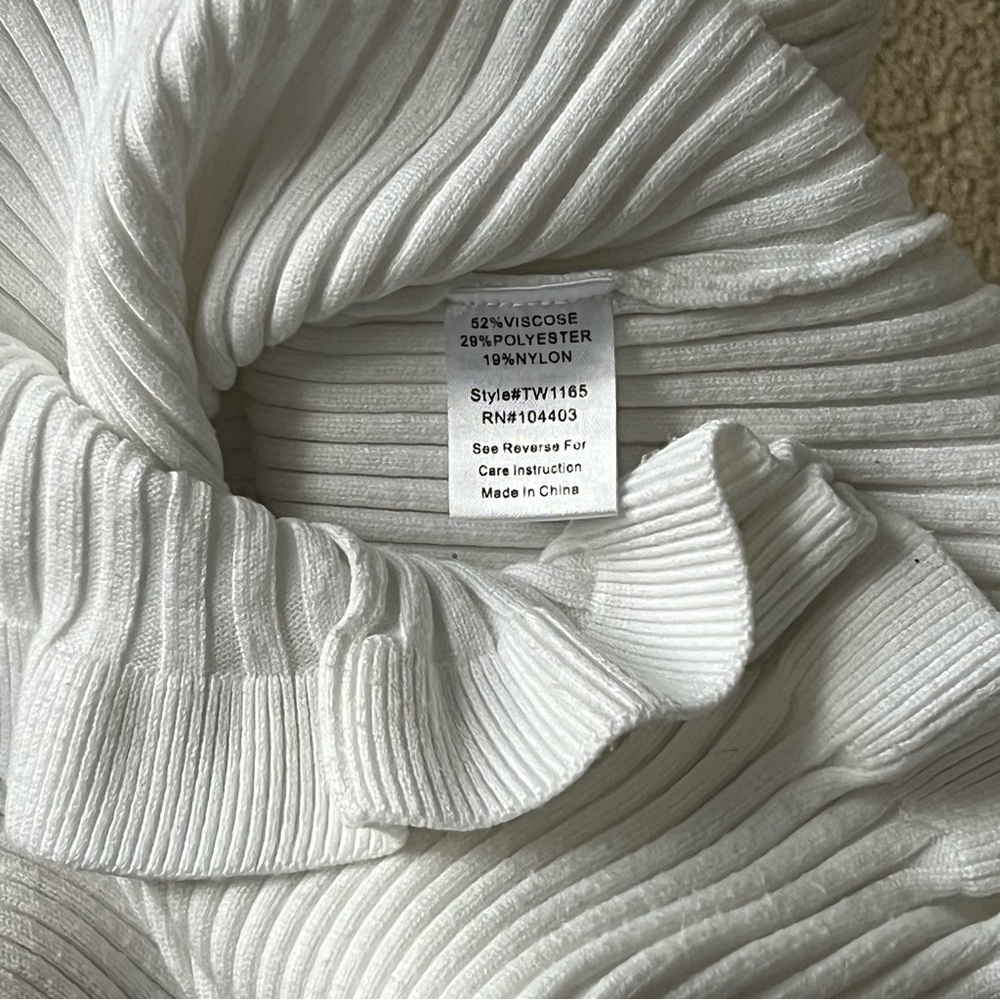 Blu Pepper White Ribbed Ruffled Bell Sleeve Top - Picture 4 of 5